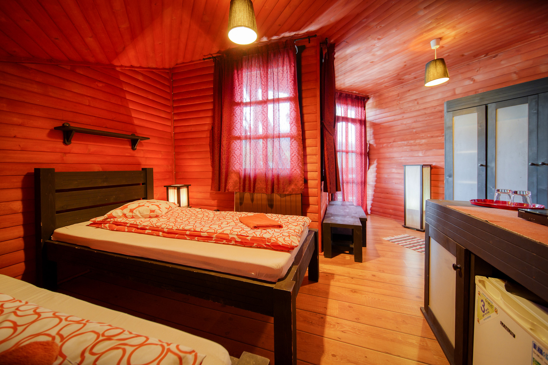 Book House nr.9 Pensiunea Zetevar